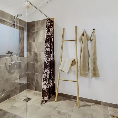 Sasja - 1-5km From The Sea By Interhome *